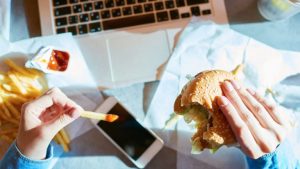 comida-chatarra-stress-p-e1510238867497-768x433