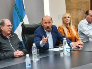 GIldo Insfrán salario docente