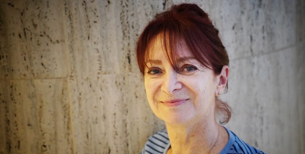 Q0d6XnSrC_1256x620__2