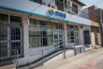 De8zWXsxM_360x240__1