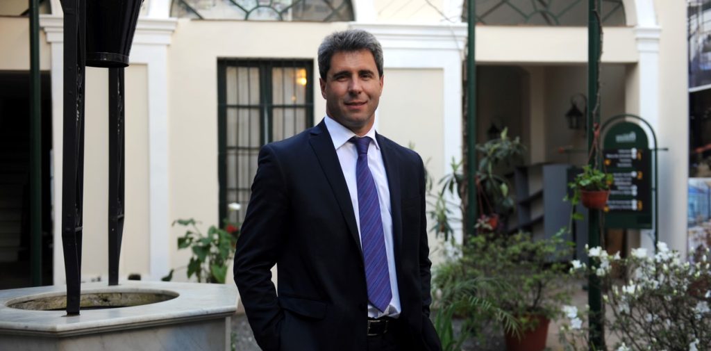 Hy7QxZv9M_1256x620__1