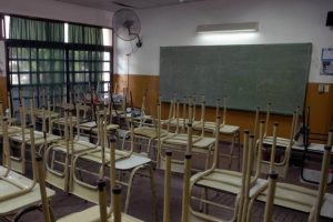 042670896