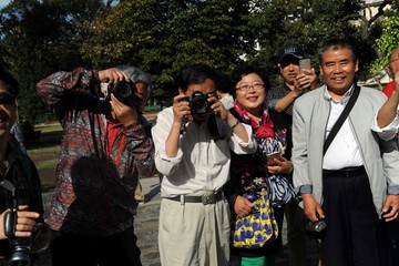 HUFfFw6q_360x240__1