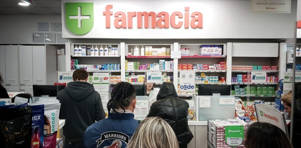Farmacias, prepagas.Fotos Emmanuel Fernández